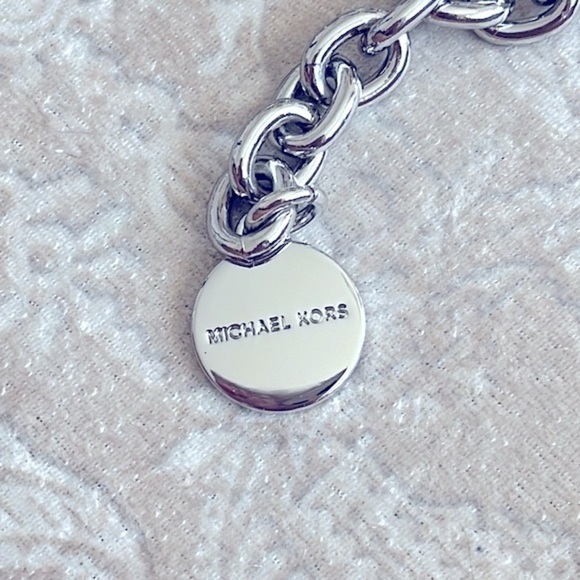 Brand New Michael Kors Silver Tone Metal Chain Belt Cinched Waist - Picture 3 of 14